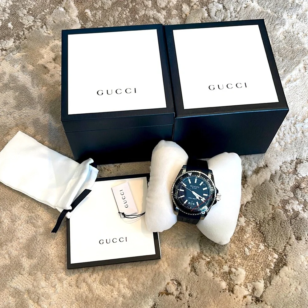 NWT GUCCI DIVE XL 45MM QUARTZ WATCH